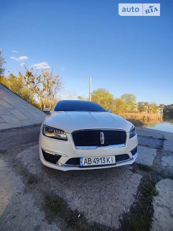 Седан Lincoln MKZ 2016 в Виннице