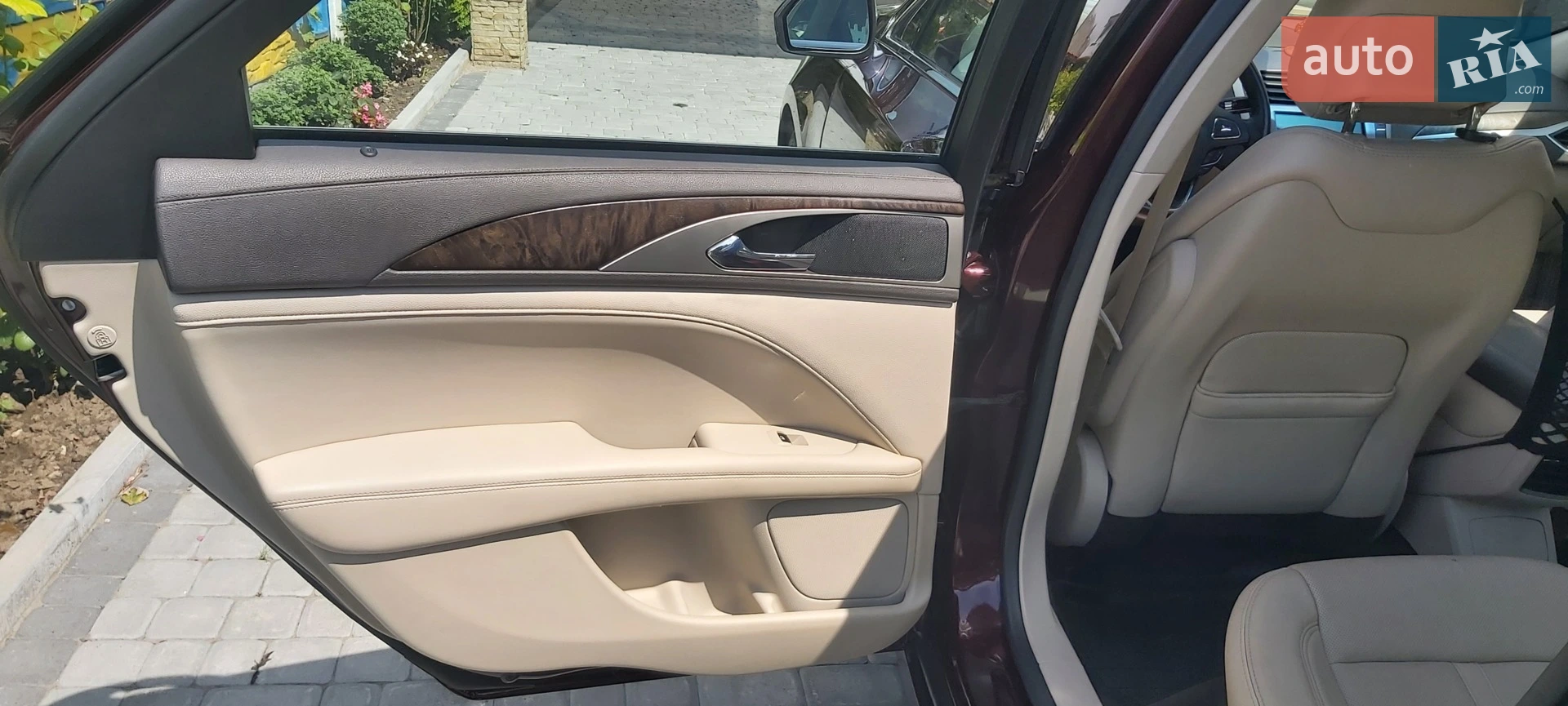 2016 Lincoln MKZ - мініатюра 18