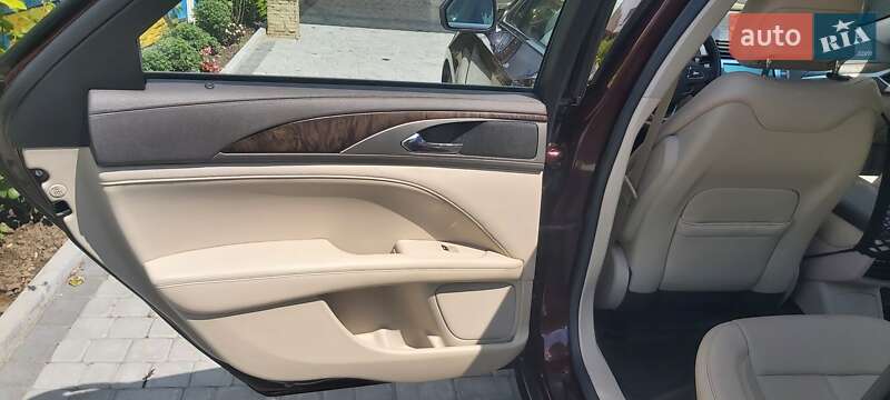 Седан Lincoln MKZ 2016 в Дубно