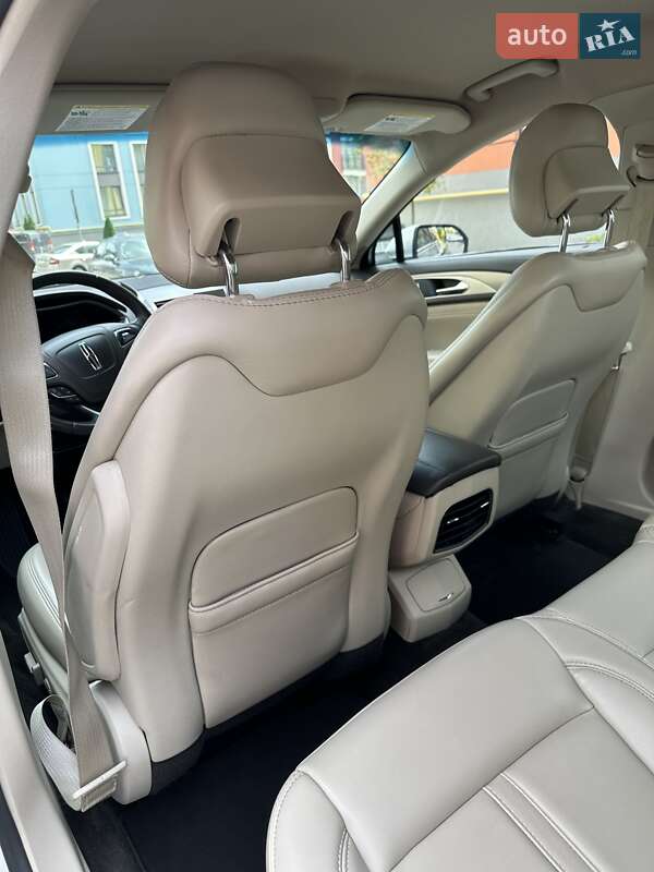 Седан Lincoln MKZ 2017 в Львове