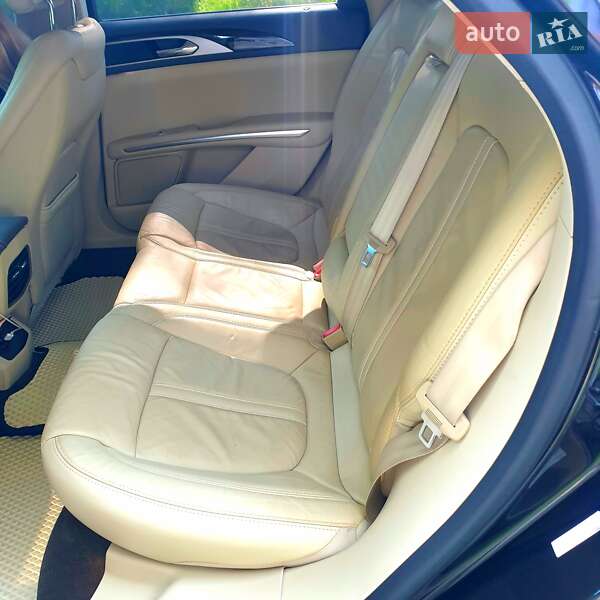 Седан Lincoln MKZ 2014 в Черновцах