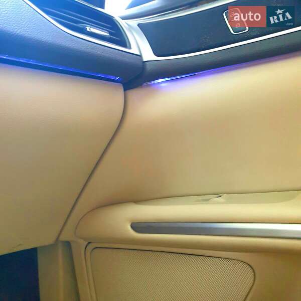 Седан Lincoln MKZ 2014 в Черновцах