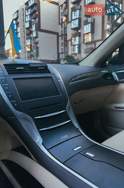 Седан Lincoln MKZ 2014 в 