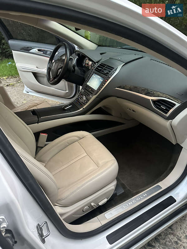 Седан Lincoln MKZ 2016 в Великодолинском