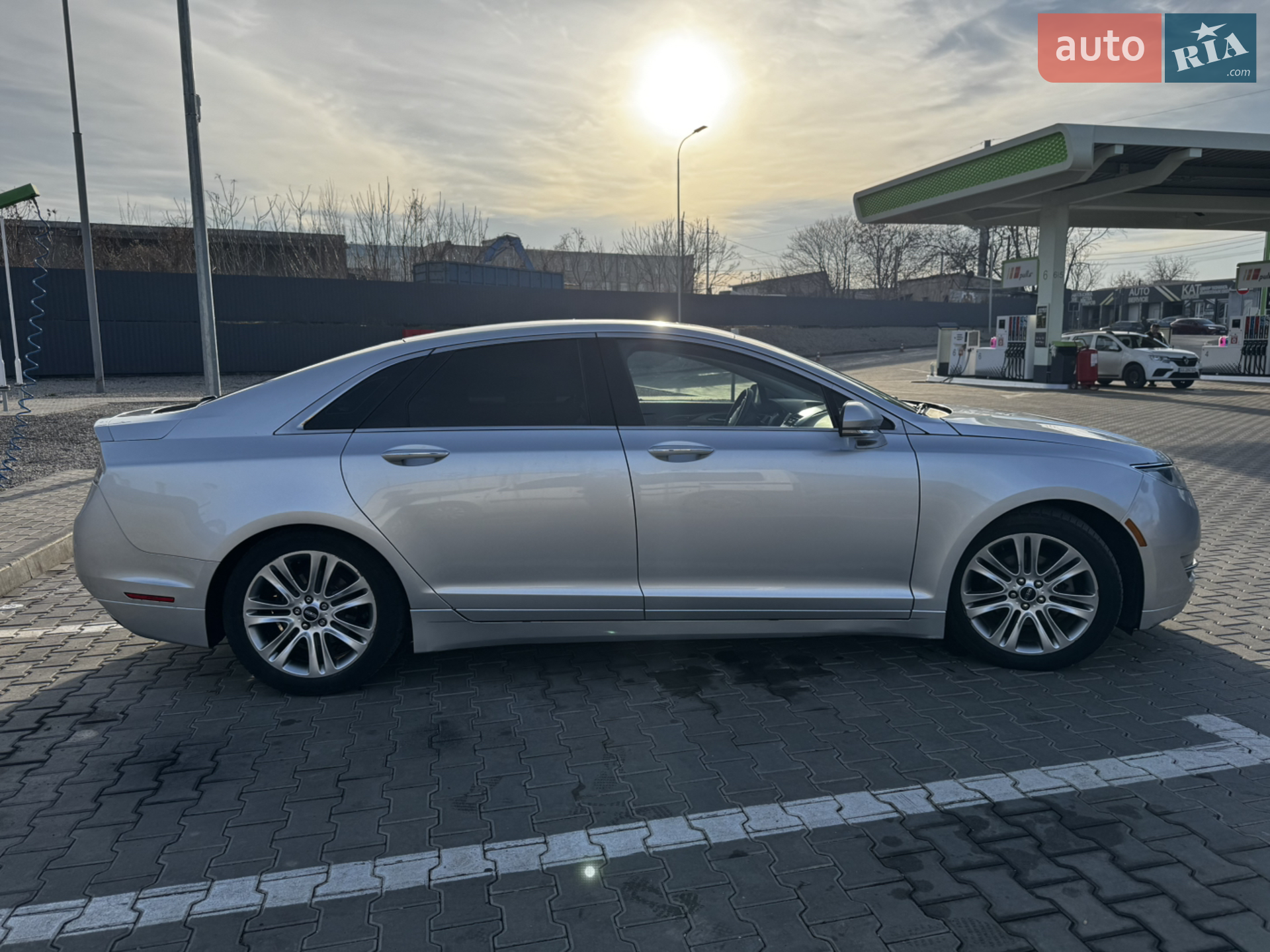 2014 Lincoln MKZ - мініатюра 3