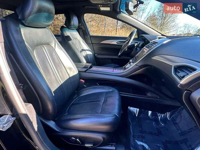 Седан Lincoln MKZ 2017 в Львове