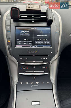 Седан Lincoln MKZ 2014 в 