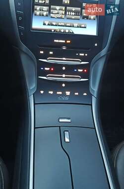 Седан Lincoln MKZ 2014 в 