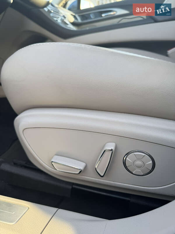 Седан Lincoln MKZ 2019 в Києві