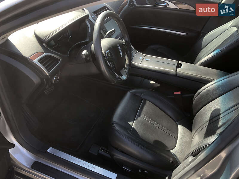 Седан Lincoln MKZ 2015 в Львові