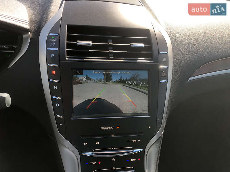 Седан Lincoln MKZ 2015 в Львові