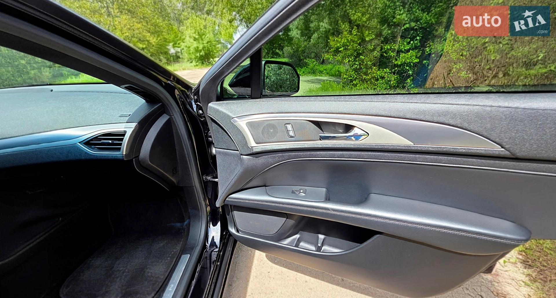 2019 Lincoln MKZ - мініатюра 12