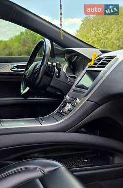 Седан Lincoln MKZ 2019 в 