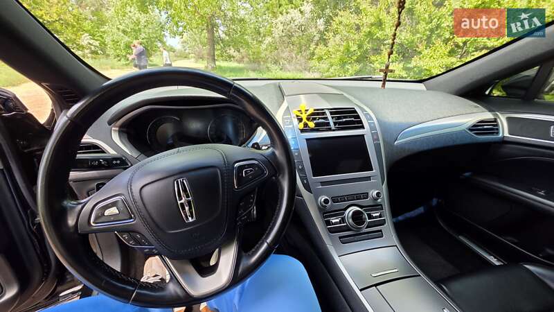 Седан Lincoln MKZ 2019 в Каменском