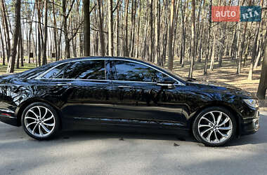 Седан Lincoln MKZ 2019 в 