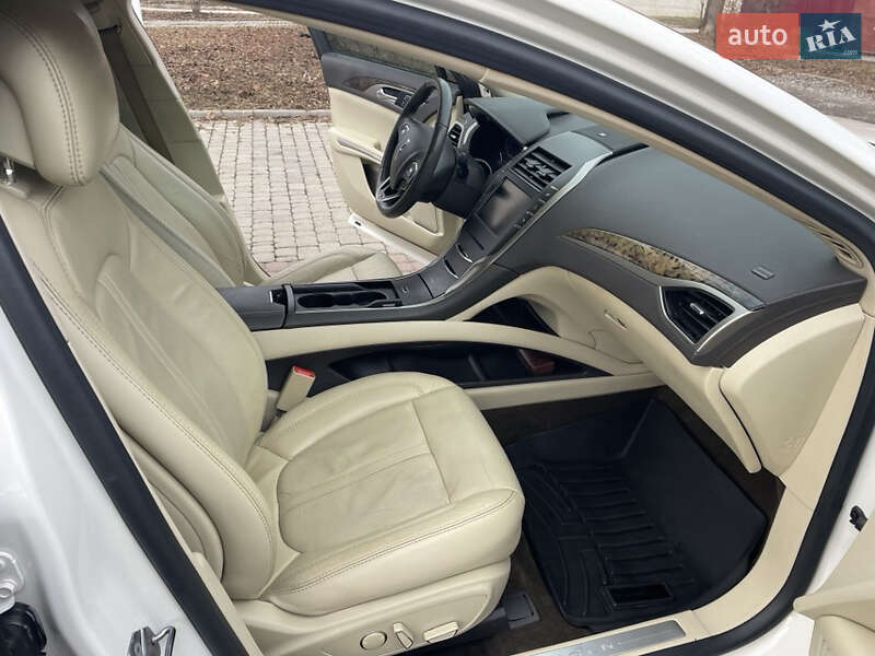 Седан Lincoln MKZ 2013 в Люботине