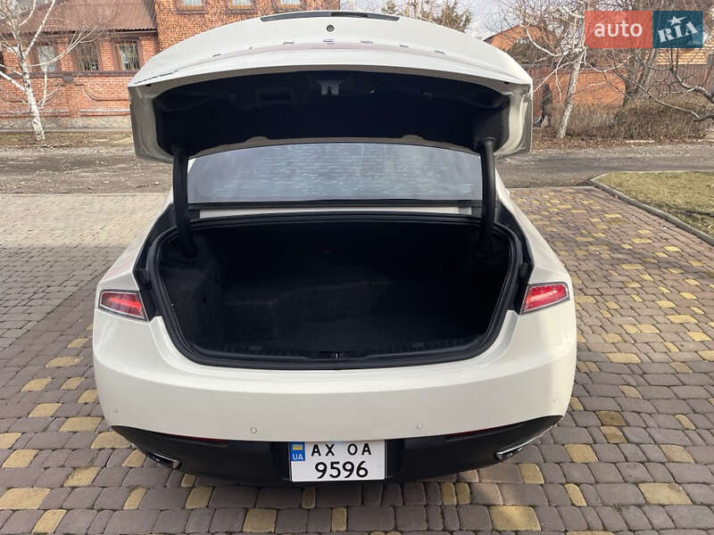 Седан Lincoln MKZ 2013 в Люботине