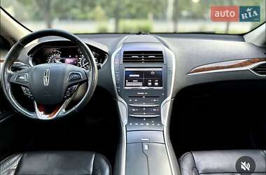 Седан Lincoln MKZ 2013 в 