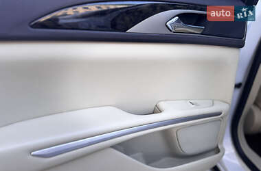 Седан Lincoln MKZ 2013 в 