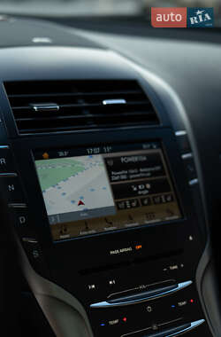 Седан Lincoln MKZ 2013 в 