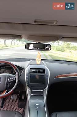 Седан Lincoln MKZ 2013 в 