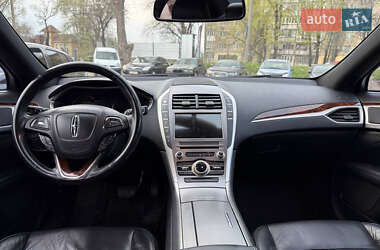 Седан Lincoln MKZ 2017 в 