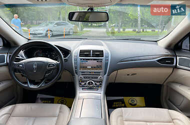 Седан Lincoln MKZ 2016 в 