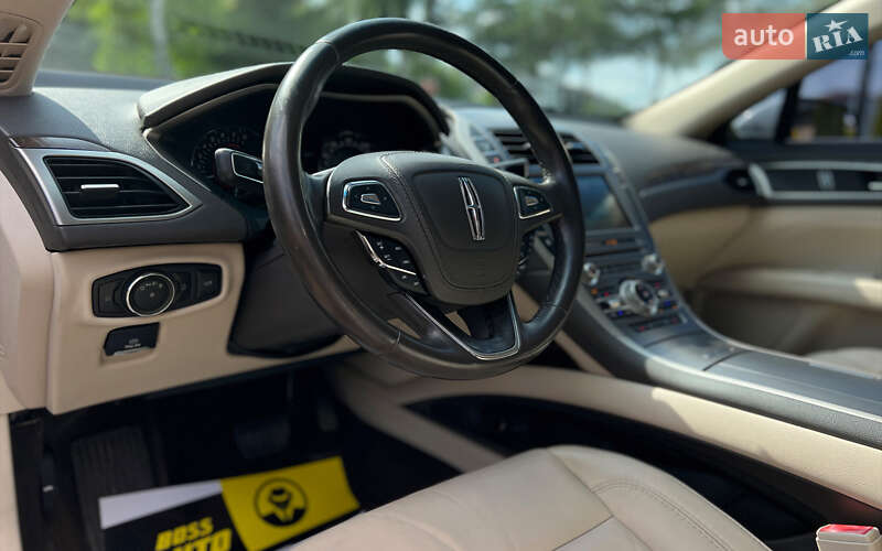 Седан Lincoln MKZ 2016 в Львове