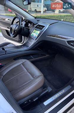 Седан Lincoln MKZ 2015 в 