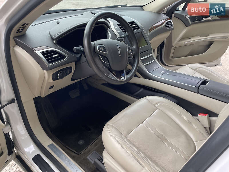 Седан Lincoln MKZ 2015 в Выгоде