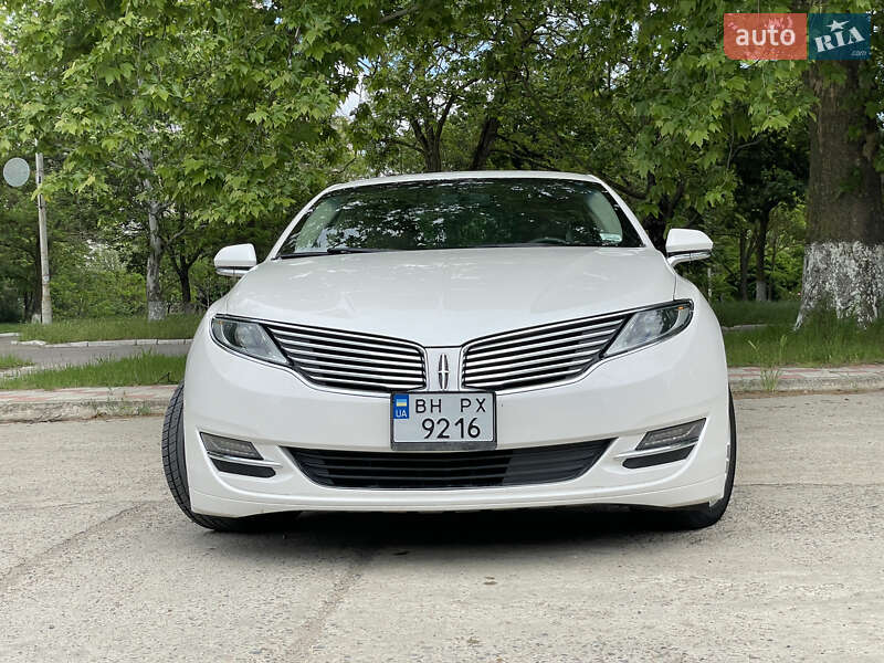 Седан Lincoln MKZ 2015 в Выгоде