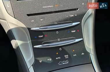 Седан Lincoln MKZ 2013 в 