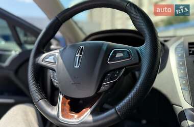 Седан Lincoln MKZ 2013 в 
