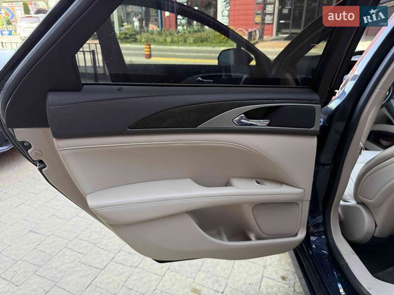 Седан Lincoln MKZ 2016 в Львові