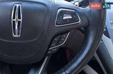 Седан Lincoln MKZ 2020 в 