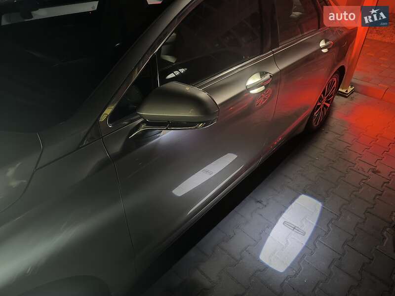 Седан Lincoln MKZ 2019 в Києві