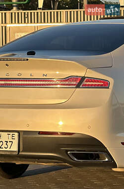 Седан Lincoln MKZ 2014 в 