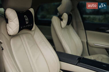 Седан Lincoln MKZ 2014 в 
