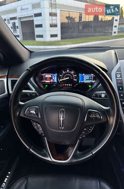 Седан Lincoln MKZ 2016 в 