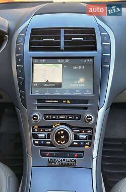 Седан Lincoln MKZ 2016 в 