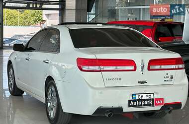 Седан Lincoln MKZ 2012 в 