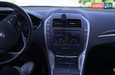 Седан Lincoln MKZ 2014 в 