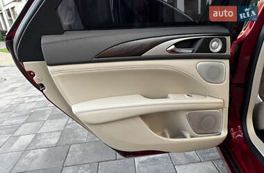 Седан Lincoln MKZ 2020 в 