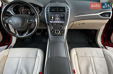 Седан Lincoln MKZ 2020 в 