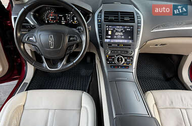 Седан Lincoln MKZ 2020 в 