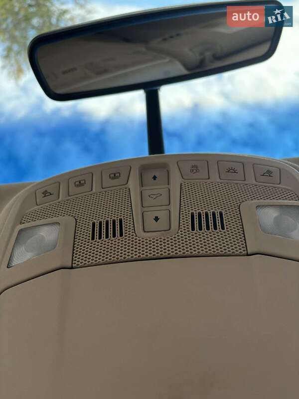 Седан Lincoln MKZ 2016 в Ужгороді