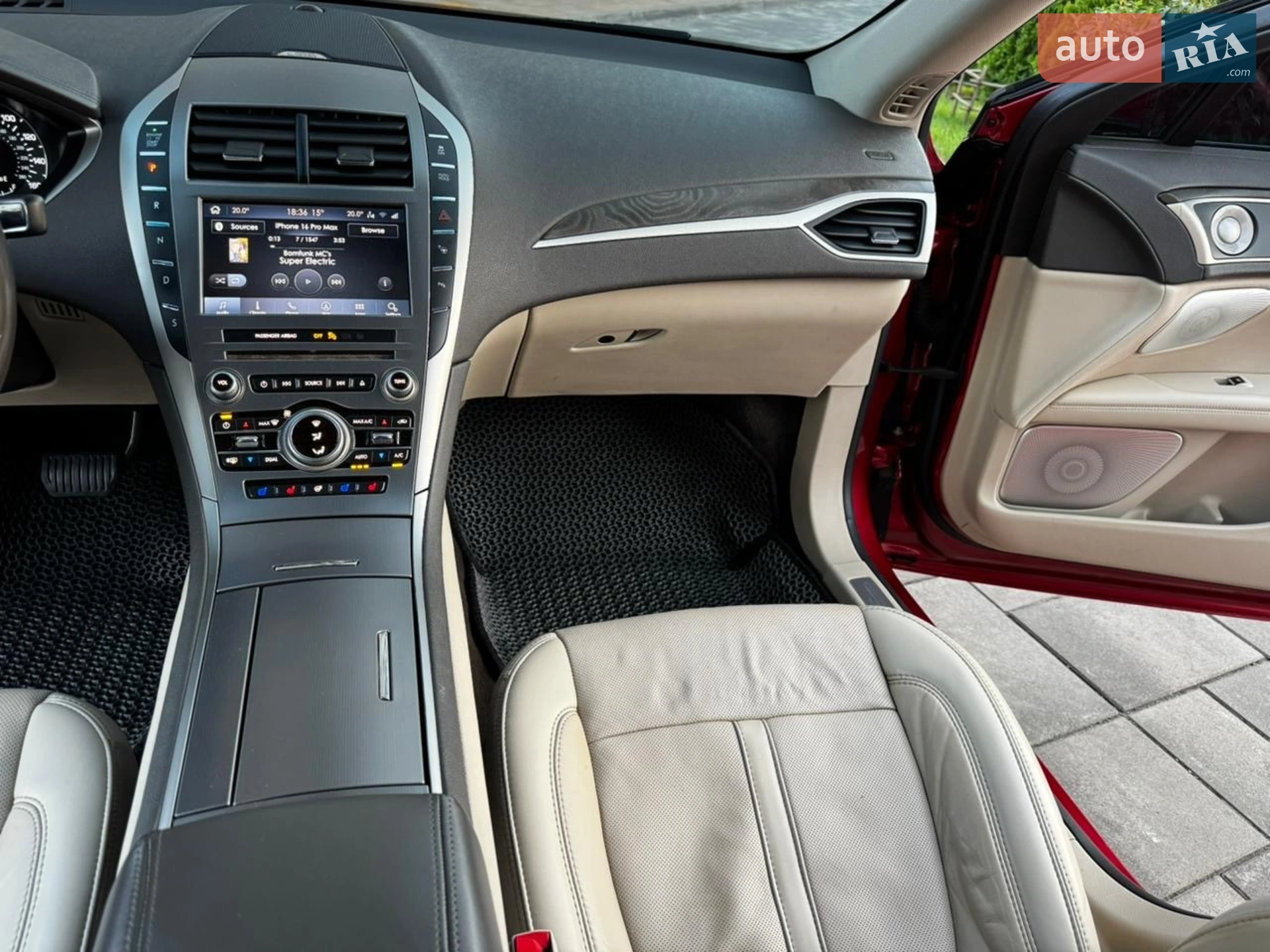 2020 Lincoln MKZ - мініатюра 29