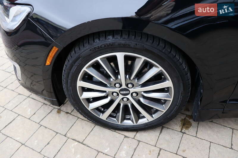 Седан Lincoln MKZ 2016 в Львові