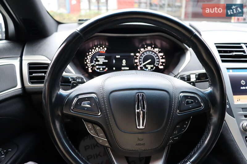 Седан Lincoln MKZ 2016 в Львові