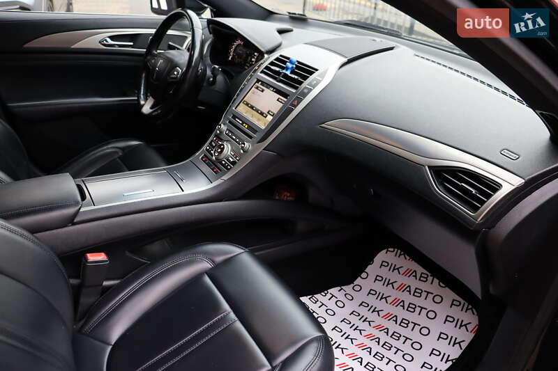 Седан Lincoln MKZ 2016 в Львові